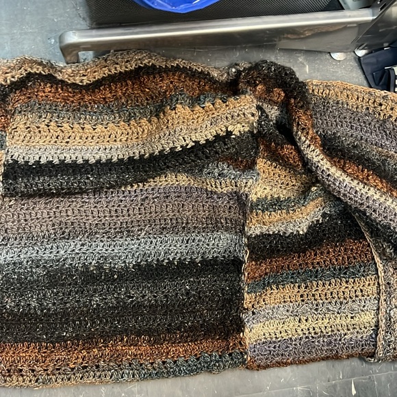 Hand crochet blanket - Picture 10 of 15